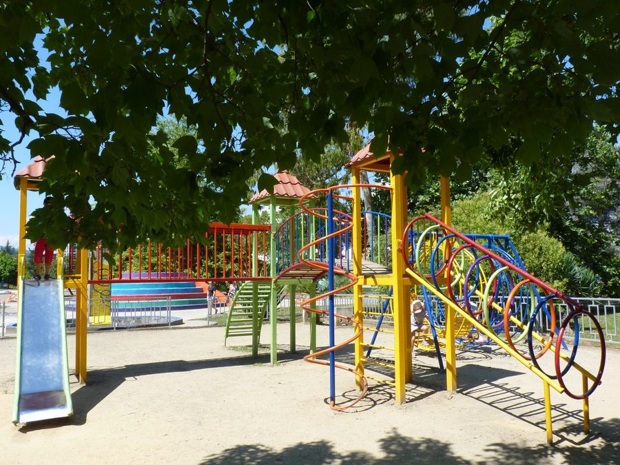 Игровой городок с лабиринтом и лестницами — фото 5