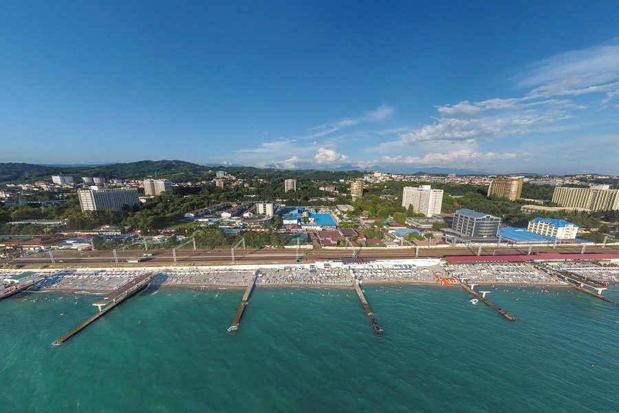 Пляжная линия Адлеркурорта с высоты птичьего полёта — фото 12